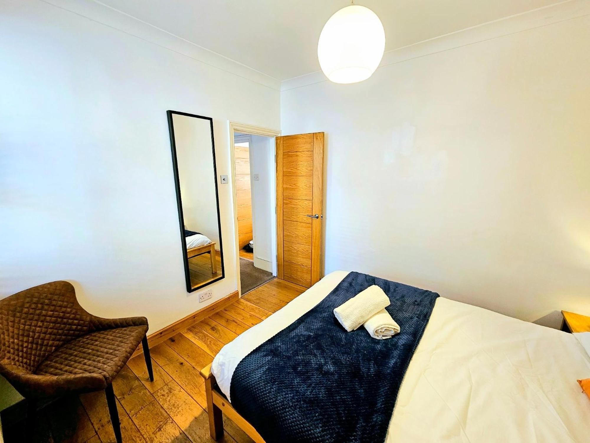 4 Bedroom, 3 Bathroom Private House In London, 3 Minutes Walk To Edgware Road Station Сasa de vacaciones *